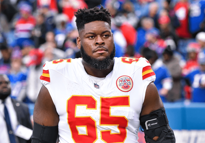 Trey Smith Agrees to Restructure Contract, Freeing Up Cap Space for Chiefs’ Future Moves
