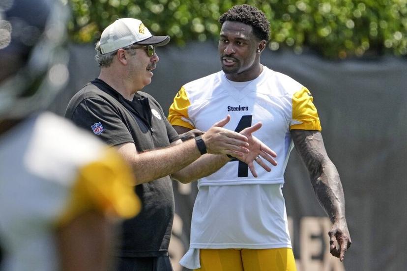 DK Metcalf Shows True Leadership Style at Minicamp - Calm, Commanding, Respectful