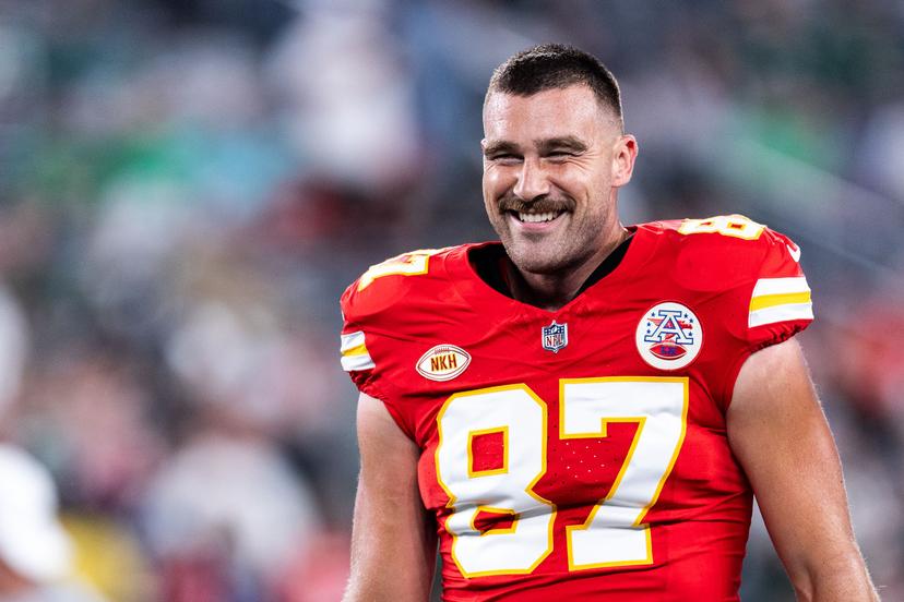 Chiefs Legend Hints at Signing with Eagles for One Final Game Before Retiring at 36 — “Because My Brother Is an Eagles Icon
