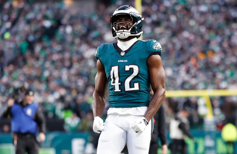 49ers Head Coach Deeply Regrets Letting This Linebacker Walk to the Eagles as a Free Agent. Now Wants Him Back After Seeing His Training Camp Dominance