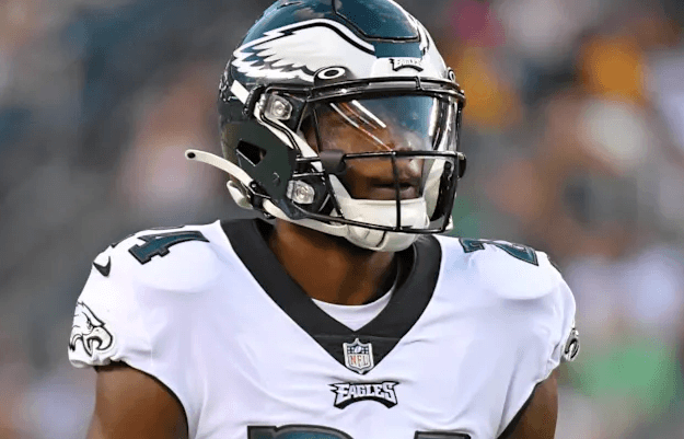 A Former All-Pro and Once a Defensive Pillar, Now Slipping Due to an Achilles Injury — He Fears Being Cut by the Eagles and Pleads for More Time to Prove Himself Because He Truly Loves This Team