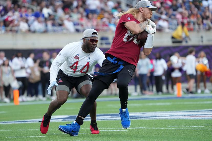 Rob Gronkowski crowns $76,400,000 star as best NFL TE right now