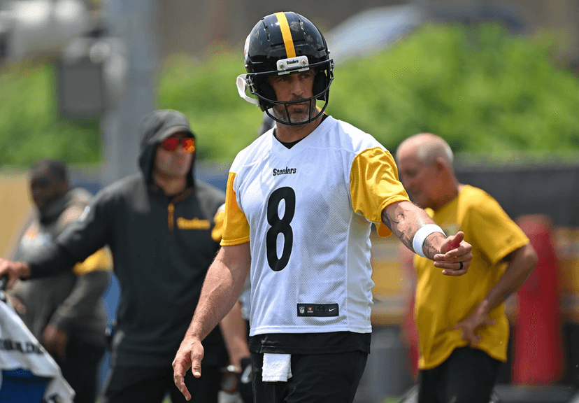 Aaron Rodgers Angry at Young WR After On-Field Mistake and Locker Room Breakdown