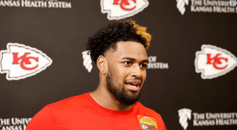 Josh Simmons Ready to Play Outside, Giving Up His Position for Jaylon Moore