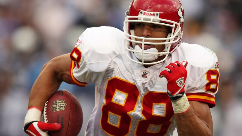 Chiefs Owner Clark Hunt Eyes Reunion with Legend as Assistant Coordinator