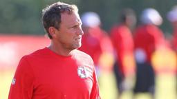 Barry Rubin returns to the Chiefs to protect players.